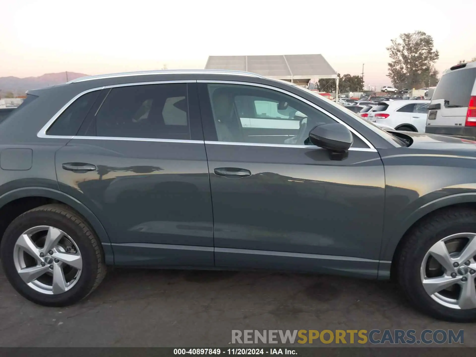 13 fotografías del automóvil dañado WA1AECF30L1105851 AUDI Q3 2020