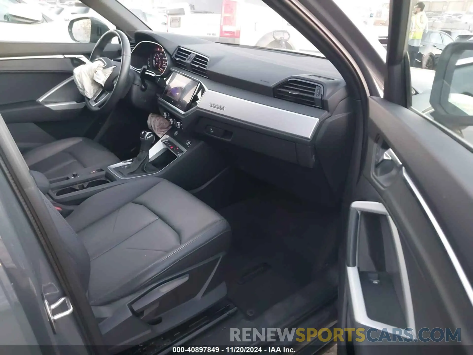 5 fotografías del automóvil dañado WA1AECF30L1105851 AUDI Q3 2020