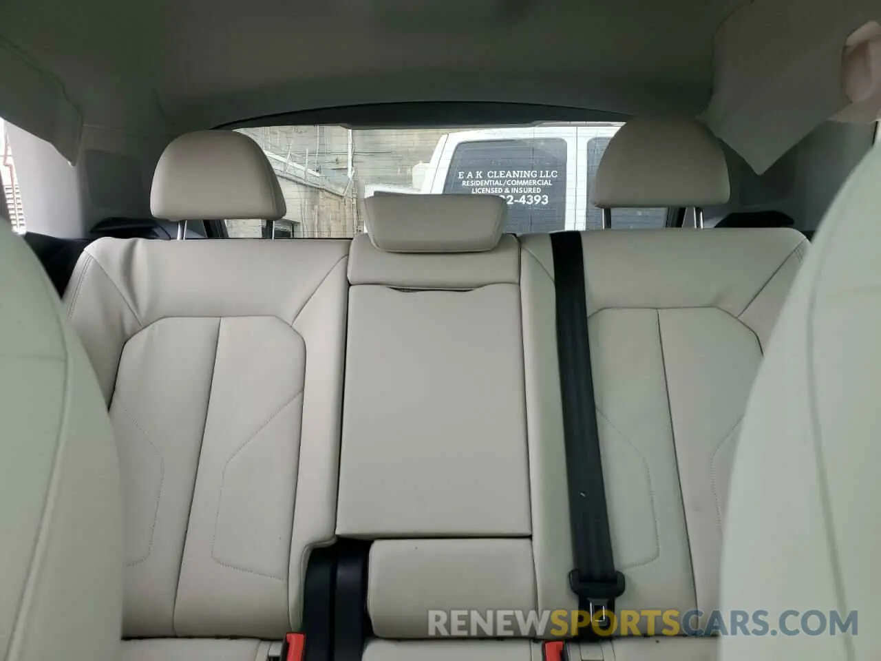 10 fotografías del automóvil dañado WA1AECF31L1010392 AUDI Q3 2020