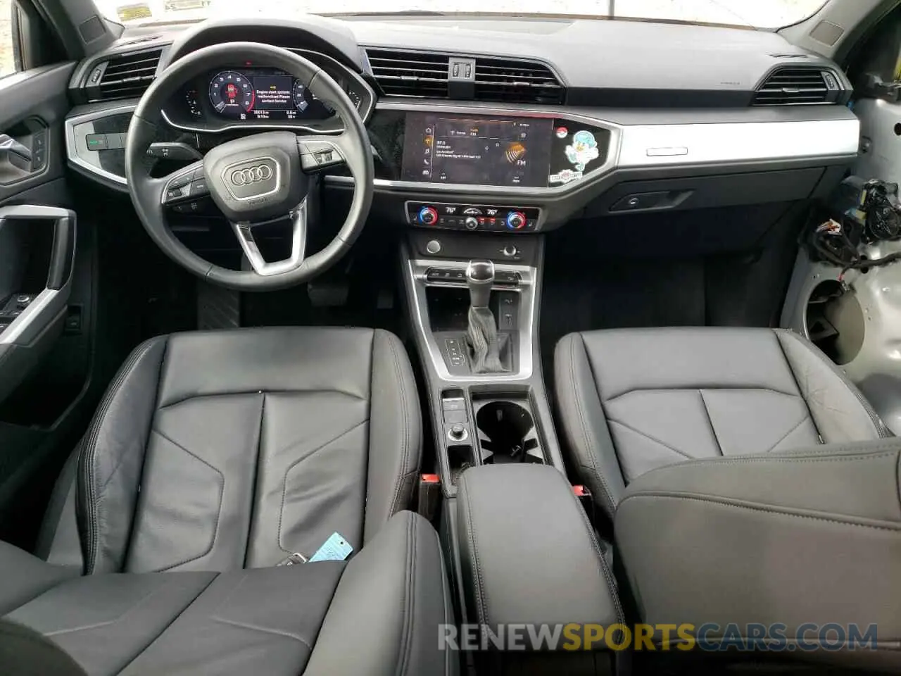 8 fotografías del automóvil dañado WA1AECF31L1040461 AUDI Q3 2020