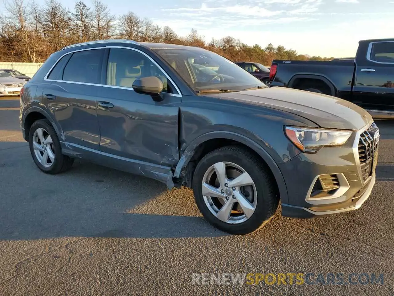 4 fotografías del automóvil dañado WA1AECF32L1014287 AUDI Q3 2020