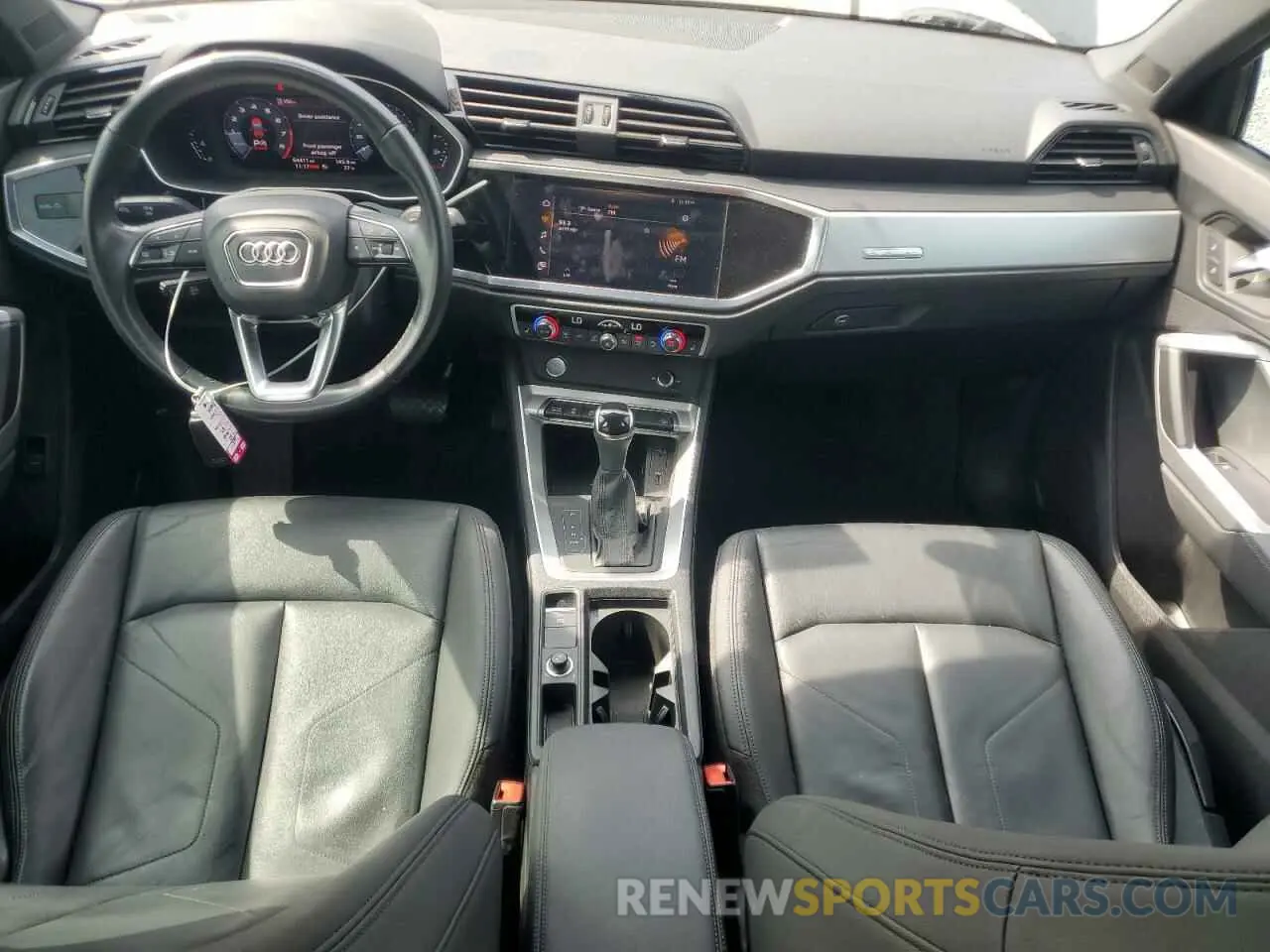 8 fotografías del automóvil dañado WA1AECF33L1008711 AUDI Q3 2020