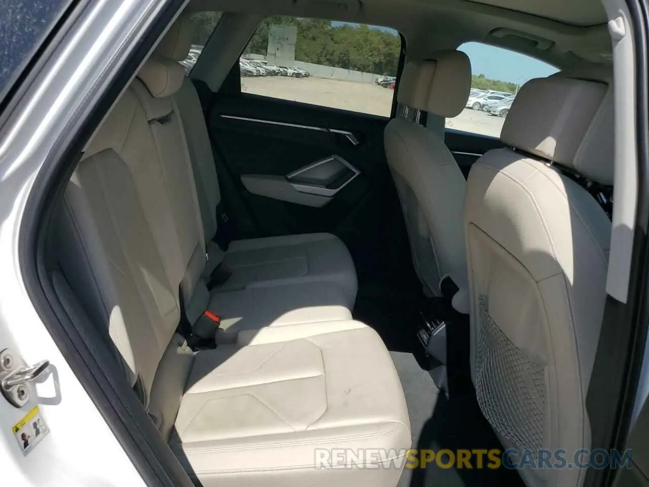 11 fotografías del automóvil dañado WA1AECF33L1031907 AUDI Q3 2020