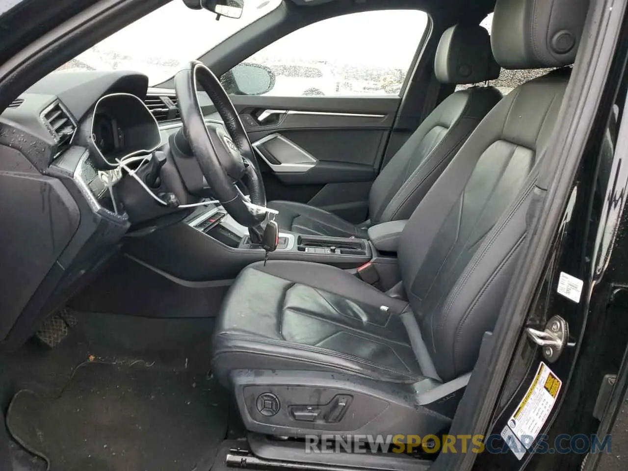 7 fotografías del automóvil dañado WA1AECF34L1024822 AUDI Q3 2020
