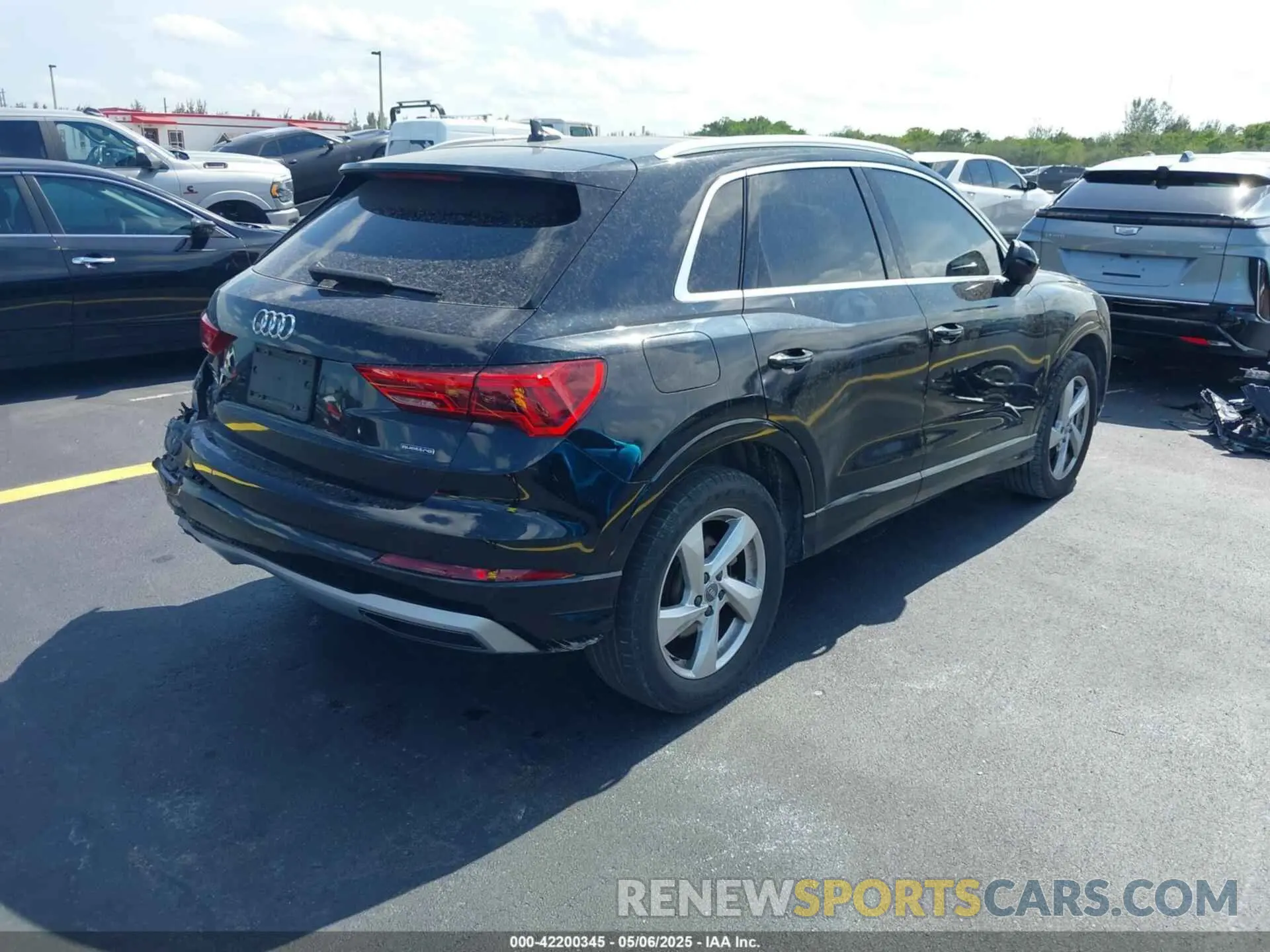 4 fotografías del automóvil dañado WA1AECF35L1021332 AUDI Q3 2020