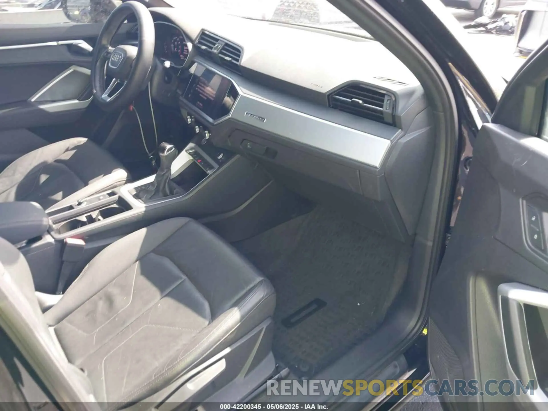 5 fotografías del automóvil dañado WA1AECF35L1021332 AUDI Q3 2020