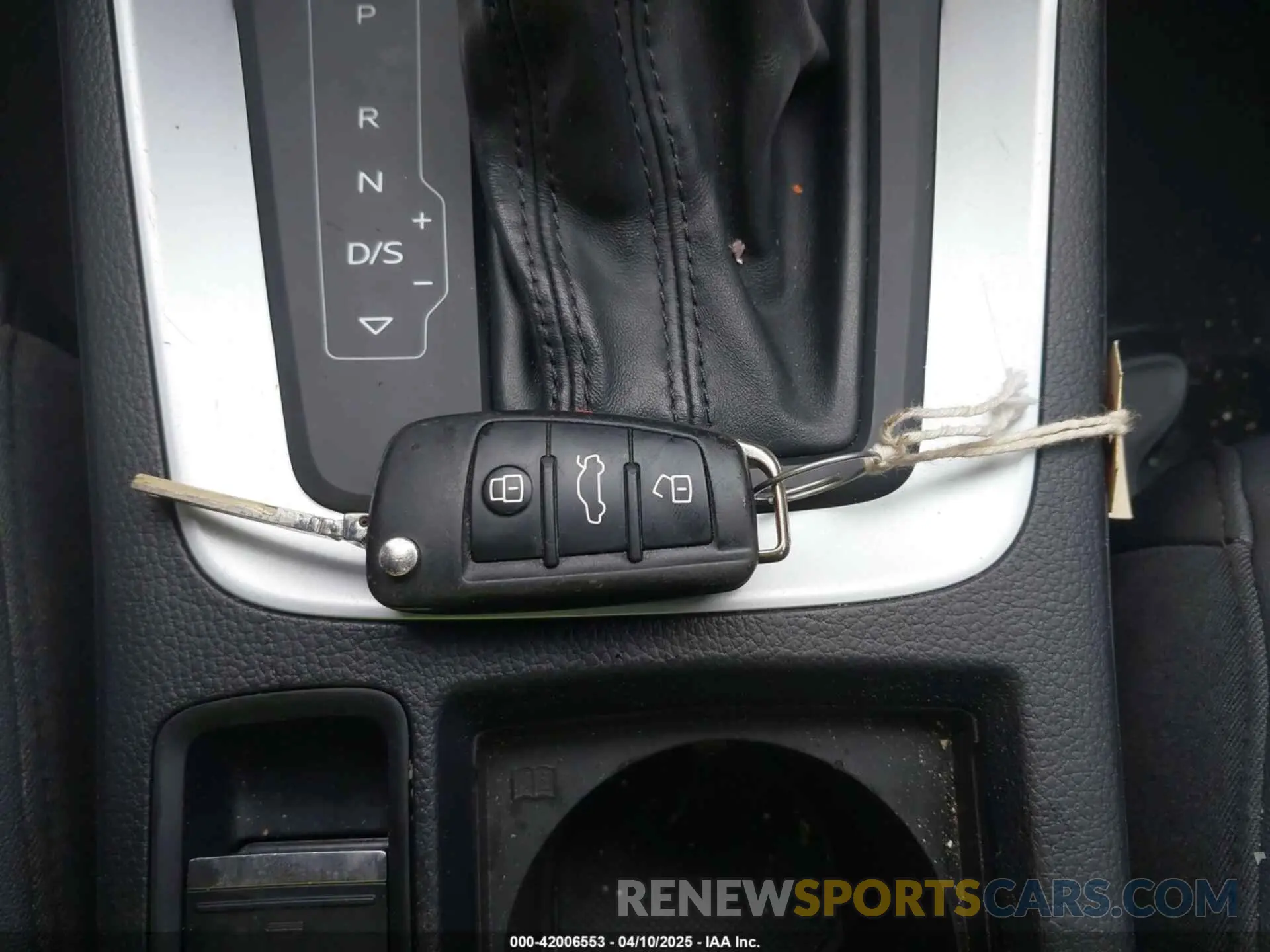 11 fotografías del automóvil dañado WA1AECF35L1030273 AUDI Q3 2020
