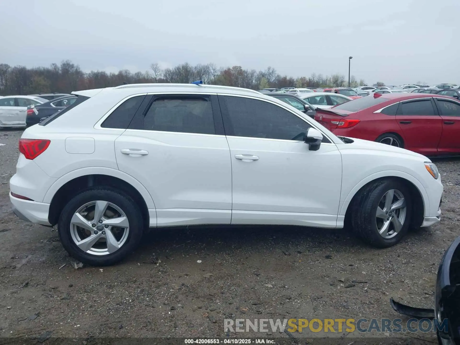 13 fotografías del automóvil dañado WA1AECF35L1030273 AUDI Q3 2020