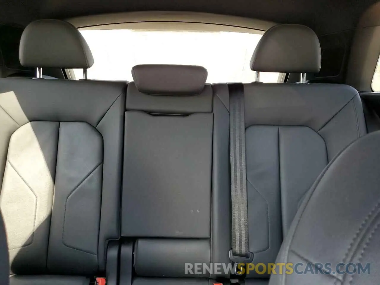 10 fotografías del automóvil dañado WA1AECF35L1053018 AUDI Q3 2020