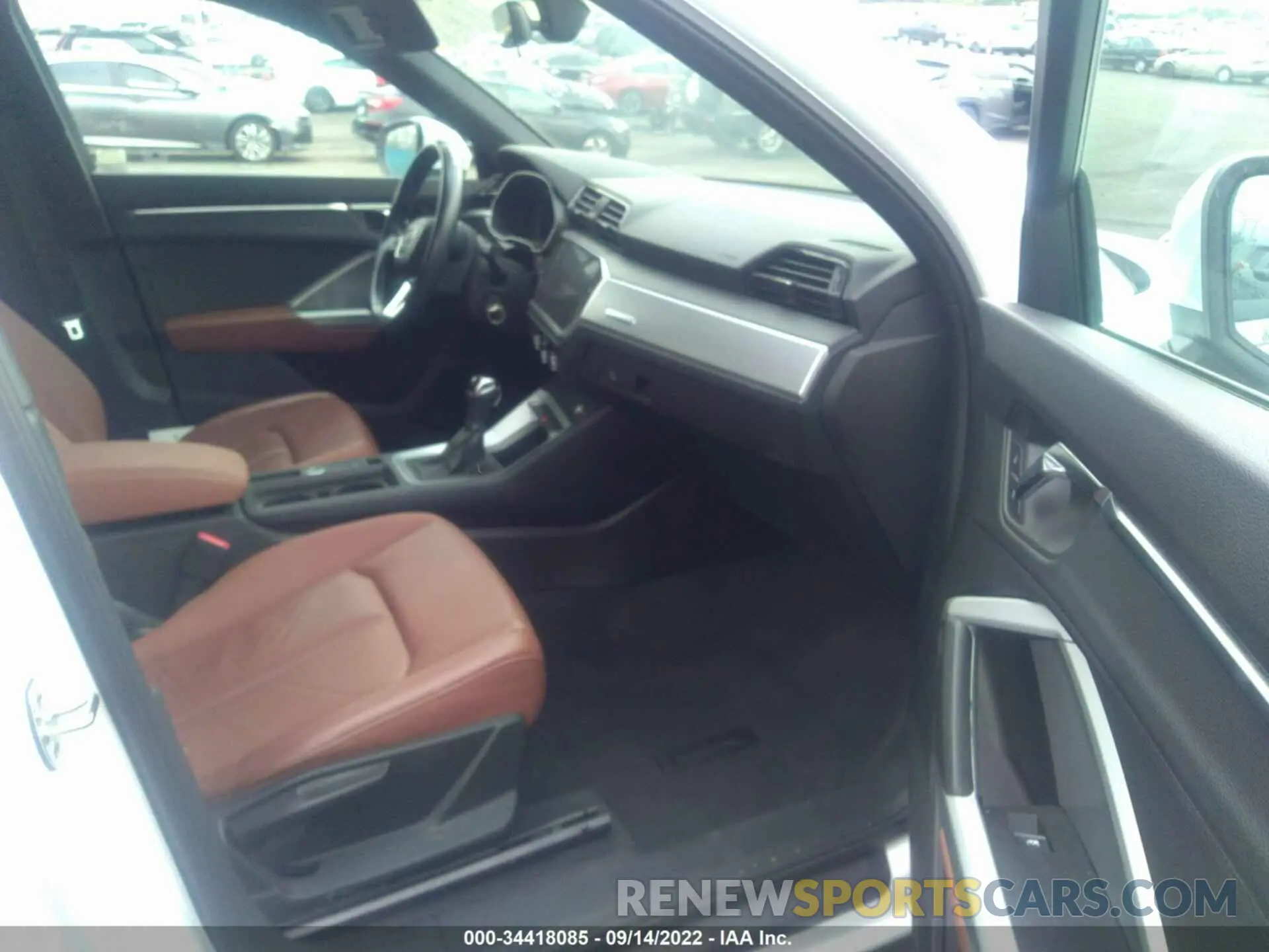 5 fotografías del automóvil dañado WA1AECF36L1032047 AUDI Q3 2020