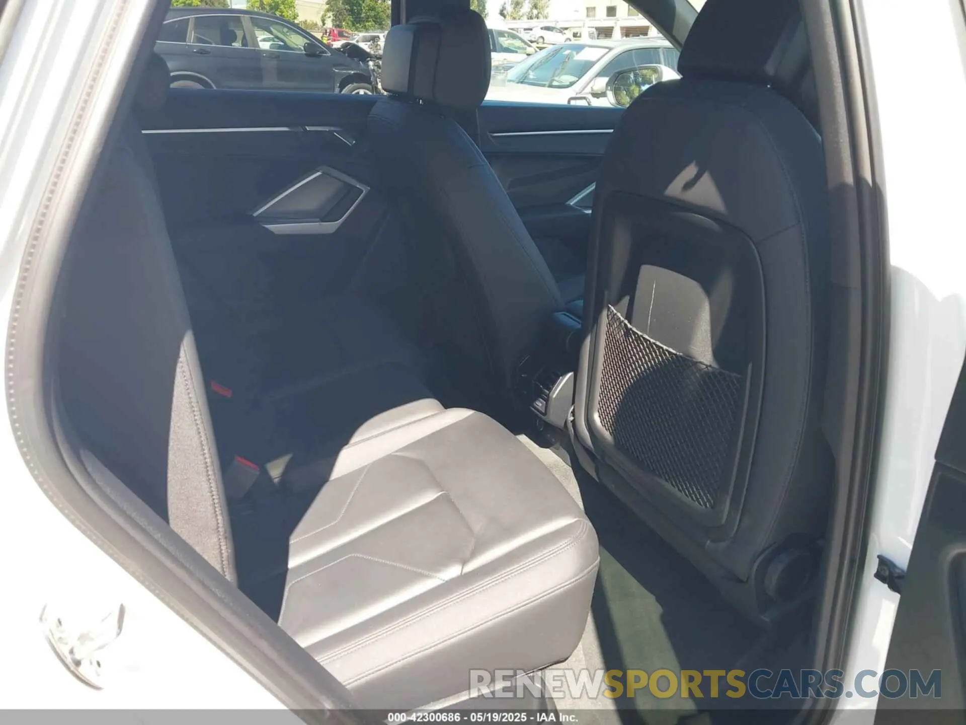 8 fotografías del automóvil dañado WA1AECF36L1045753 AUDI Q3 2020