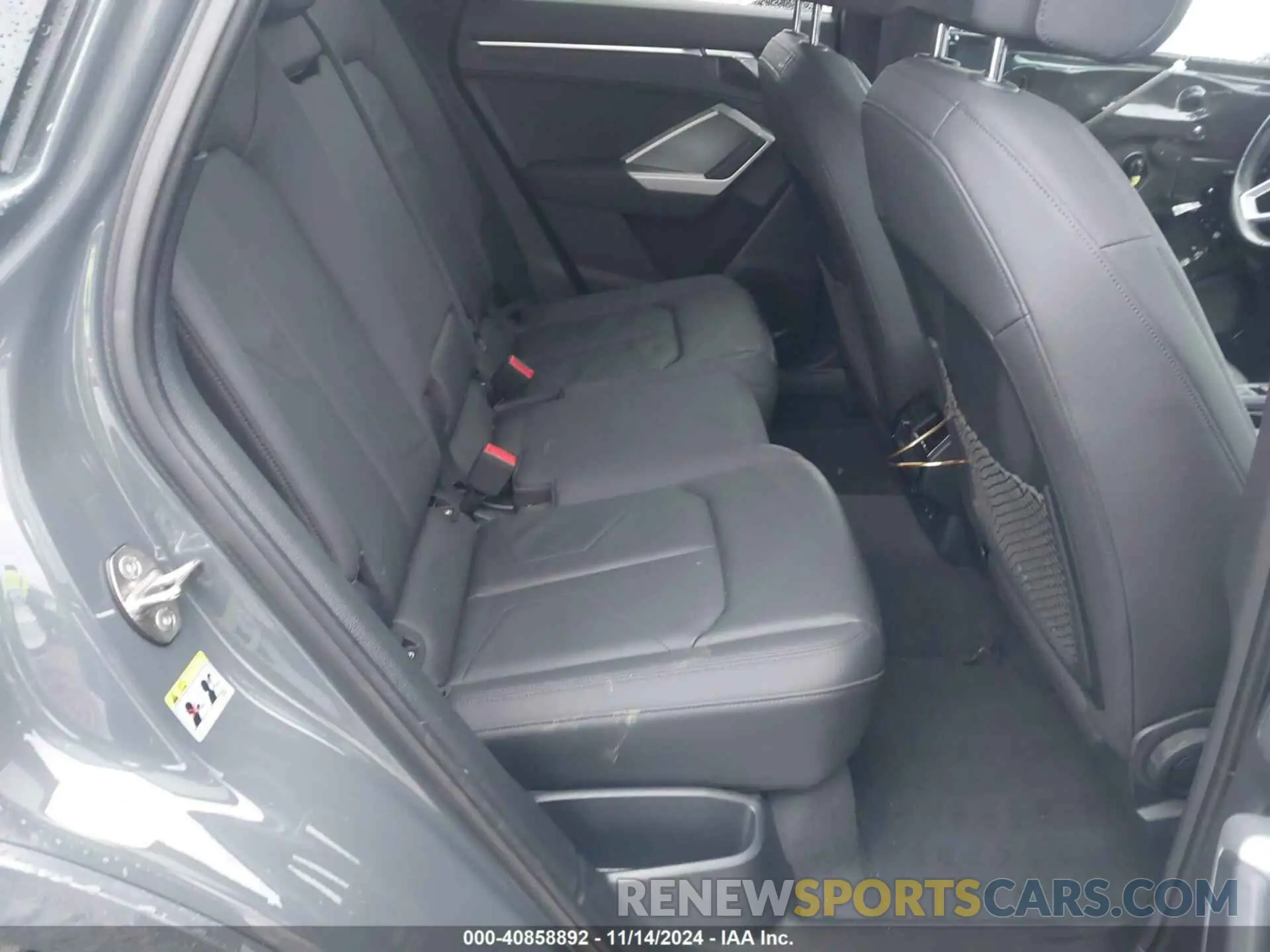 8 fotografías del automóvil dañado WA1AECF37L1011675 AUDI Q3 2020