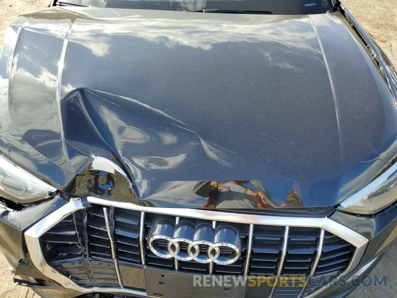 12 fotografías del automóvil dañado WA1AECF38L1008803 AUDI Q3 2020
