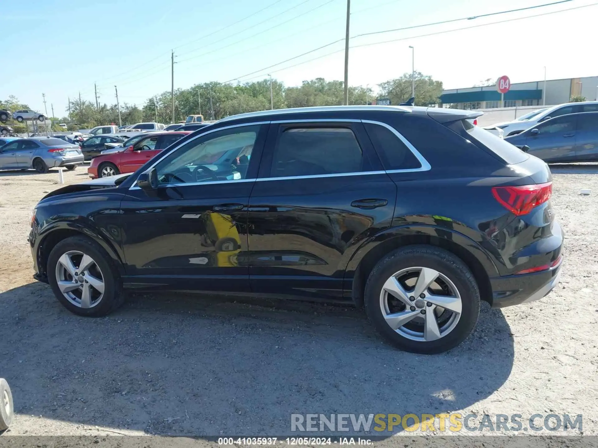 14 fotografías del automóvil dañado WA1AECF38L1026556 AUDI Q3 2020