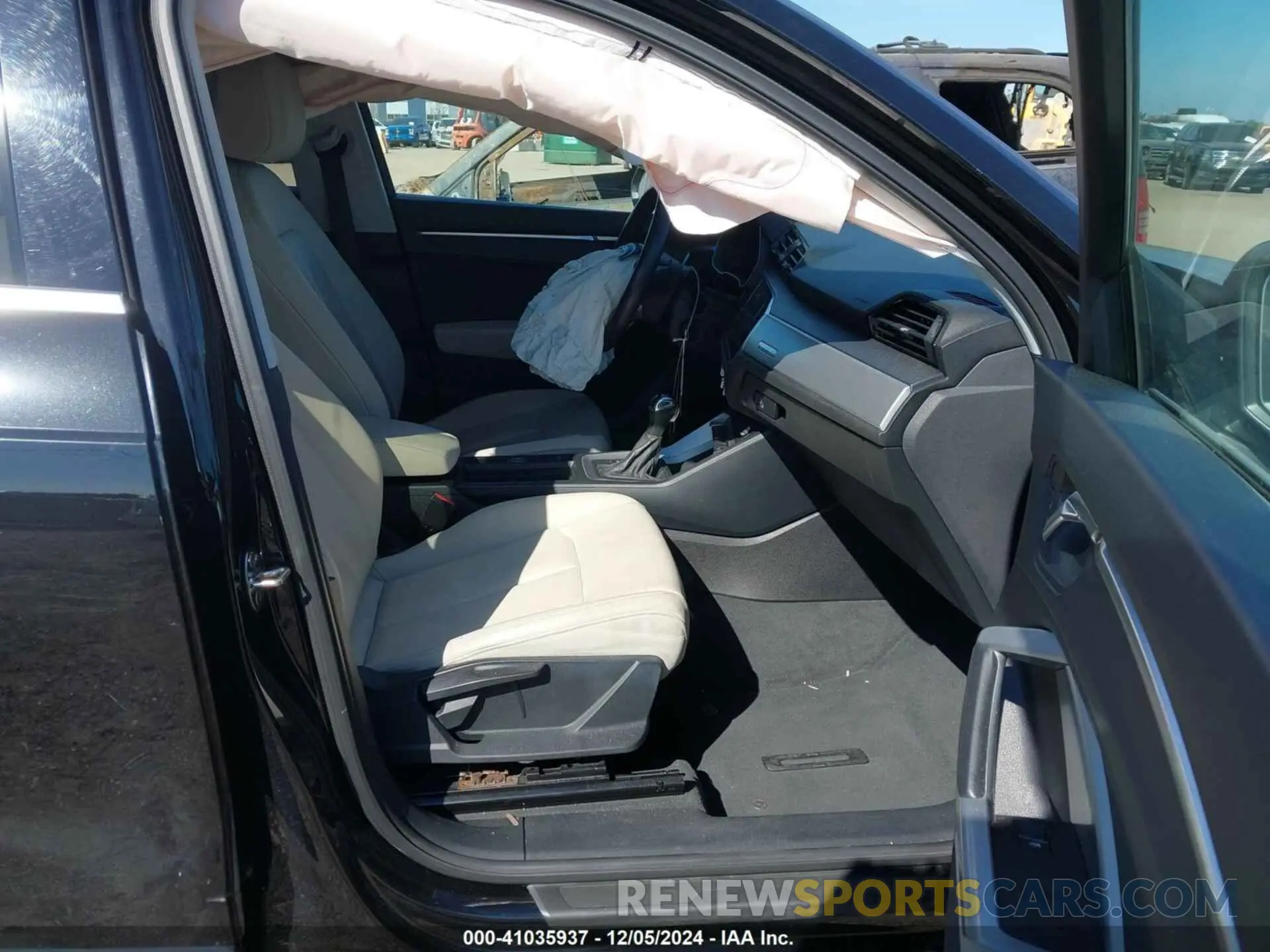5 fotografías del automóvil dañado WA1AECF38L1026556 AUDI Q3 2020
