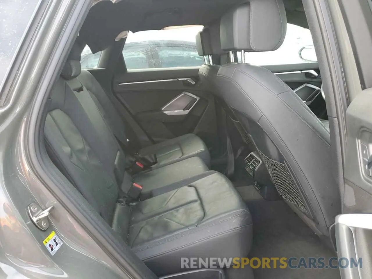 11 fotografías del automóvil dañado WA1AECF38L1053398 AUDI Q3 2020