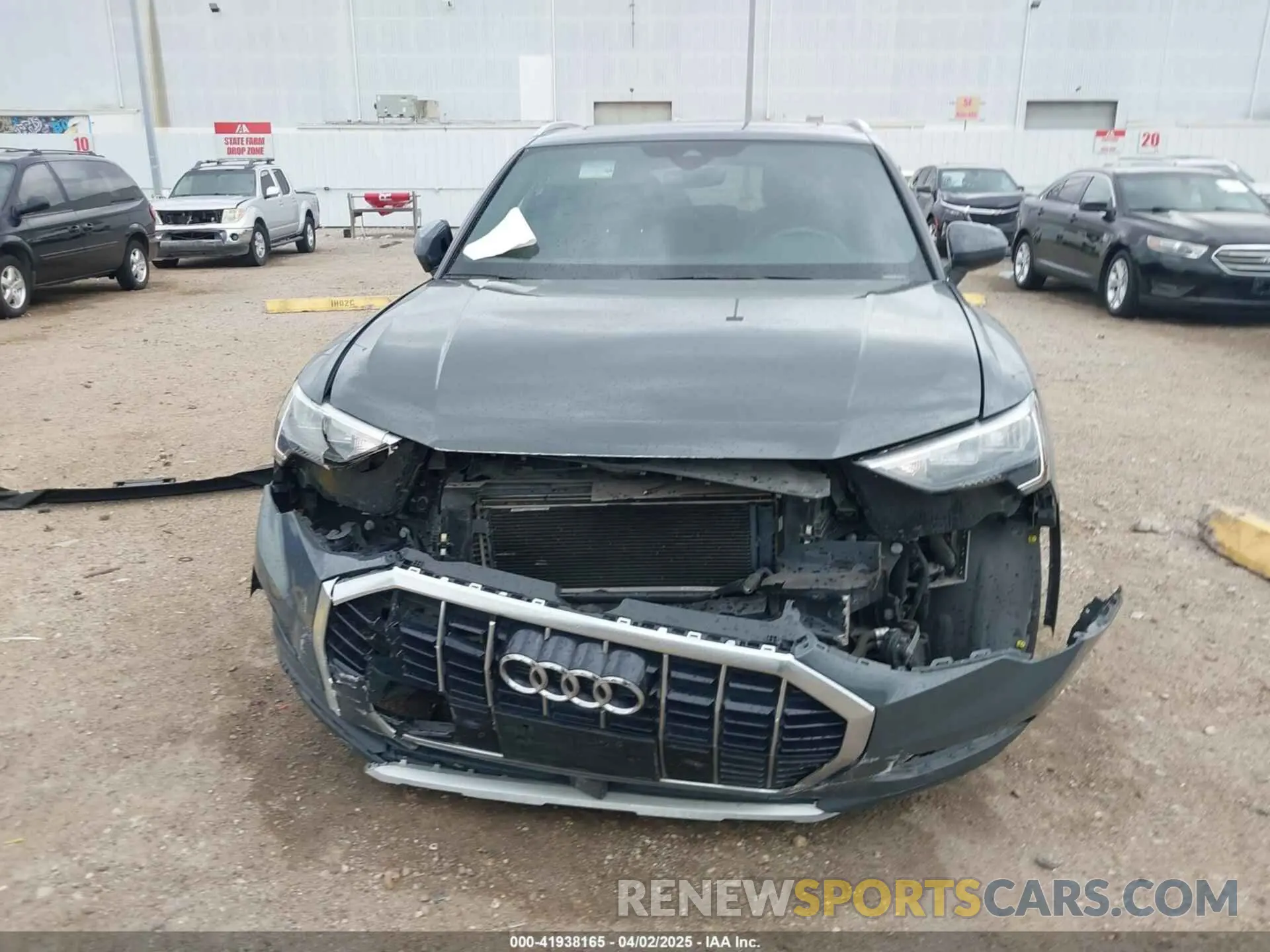 12 fotografías del automóvil dañado WA1AECF38L1090483 AUDI Q3 2020