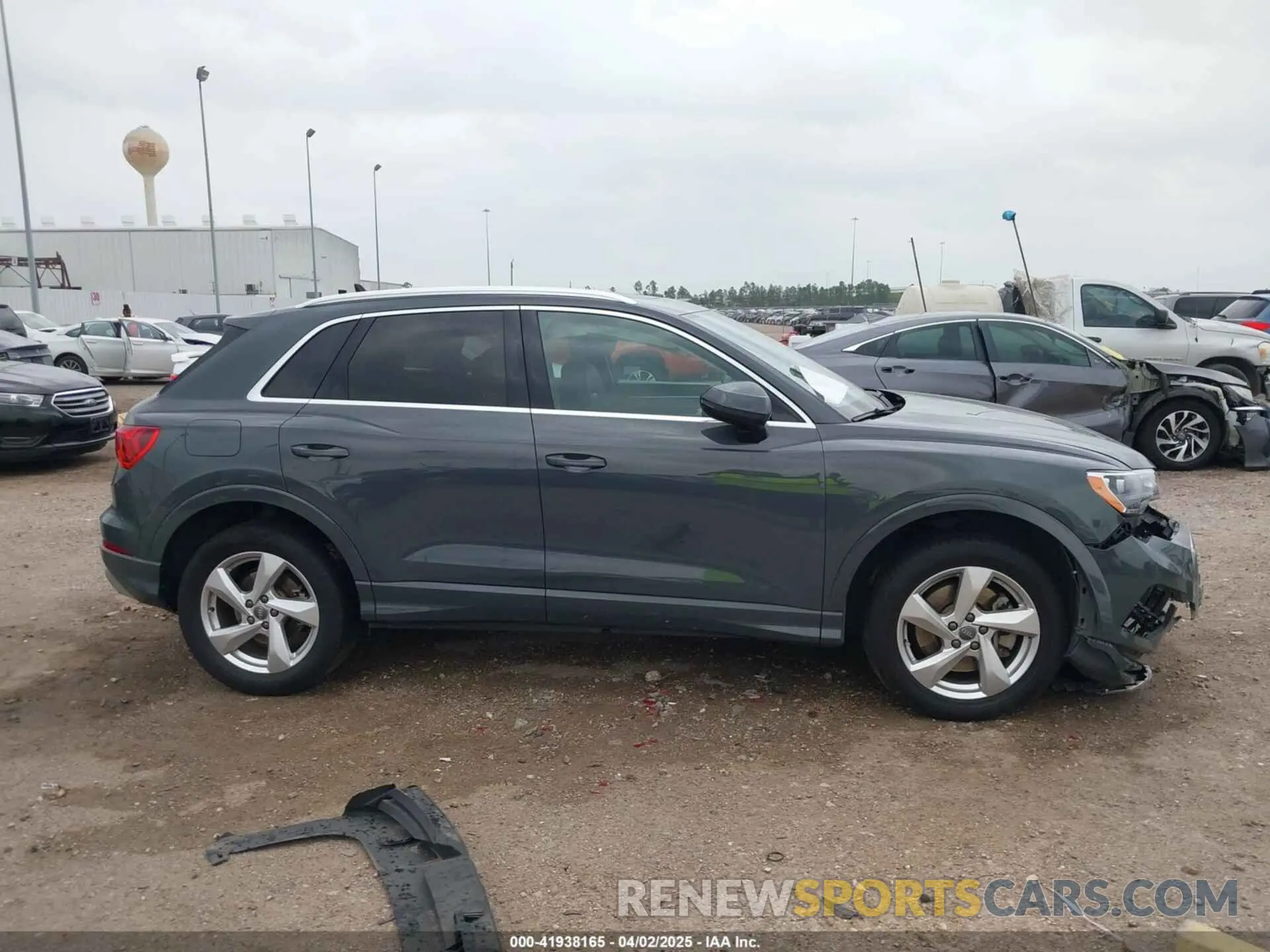 13 fotografías del automóvil dañado WA1AECF38L1090483 AUDI Q3 2020