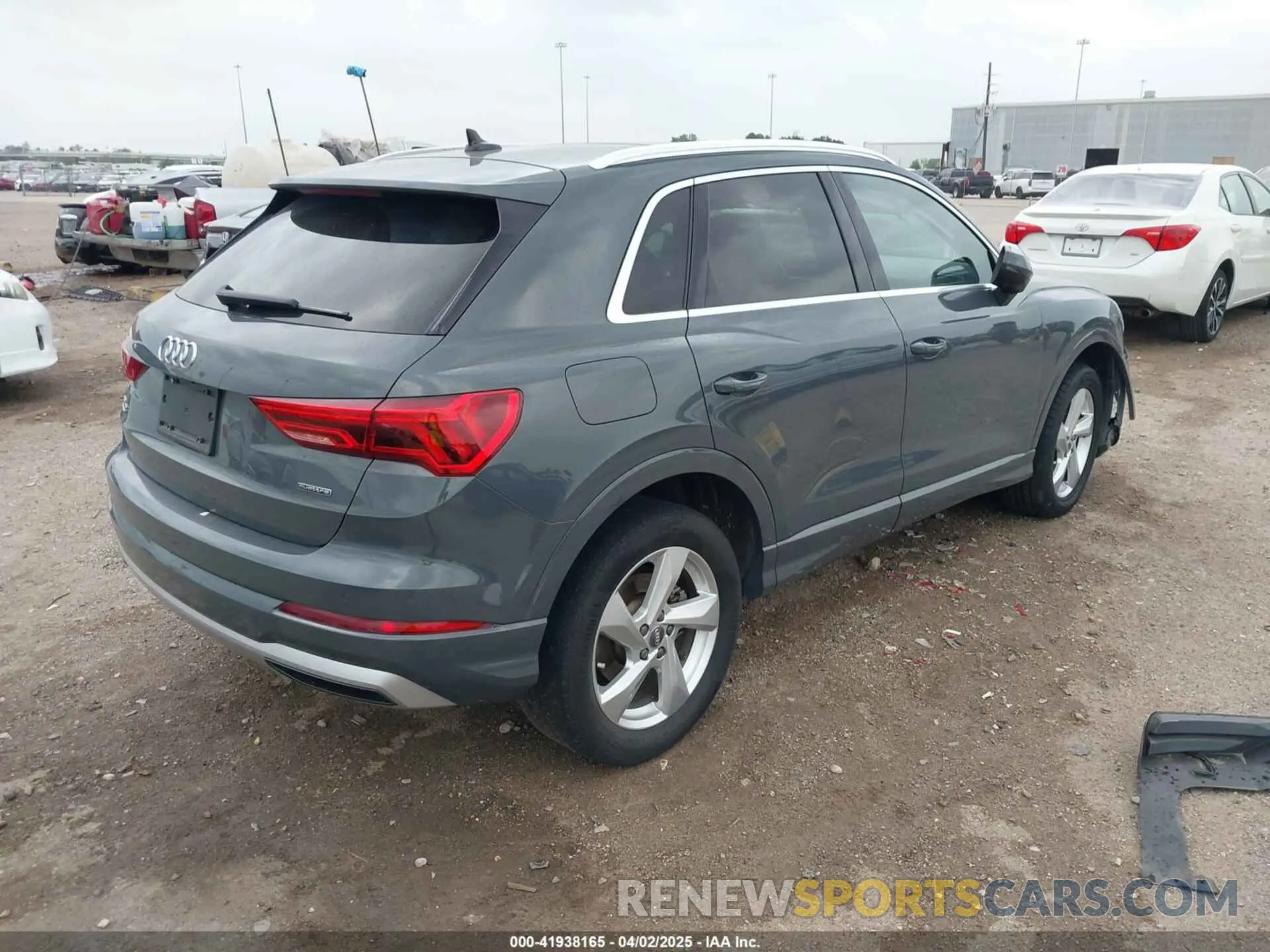 4 fotografías del automóvil dañado WA1AECF38L1090483 AUDI Q3 2020