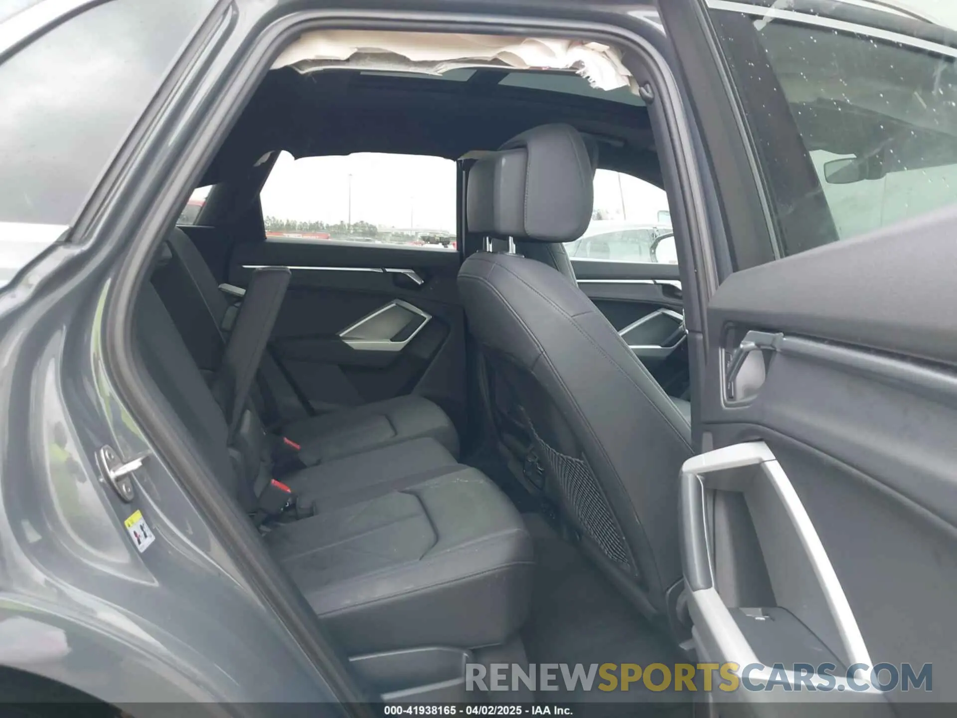 8 fotografías del automóvil dañado WA1AECF38L1090483 AUDI Q3 2020