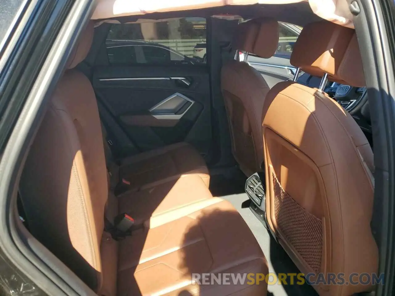 11 fotografías del automóvil dañado WA1BECF30L1103506 AUDI Q3 2020