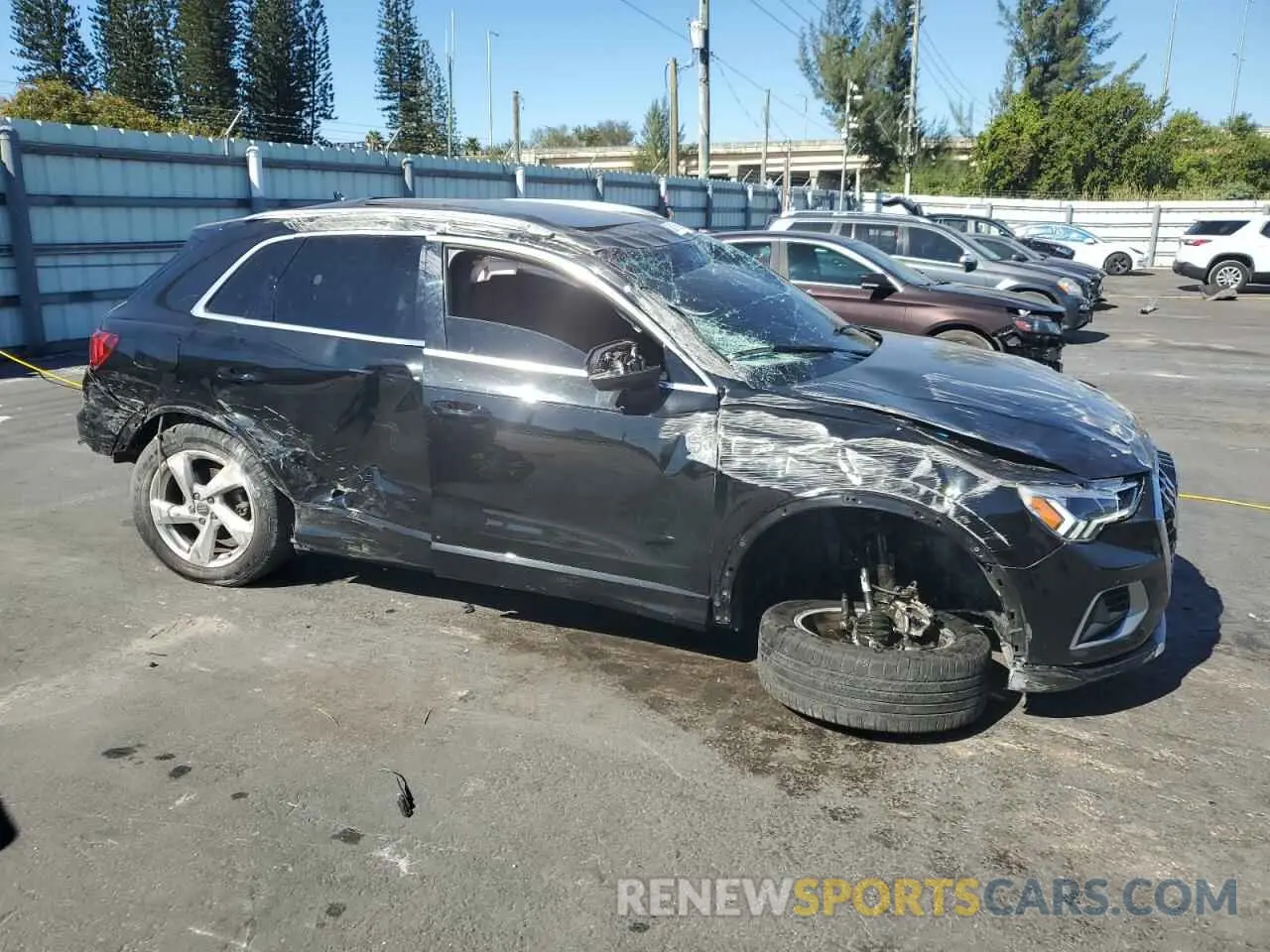 4 fotografías del automóvil dañado WA1BECF30L1103506 AUDI Q3 2020