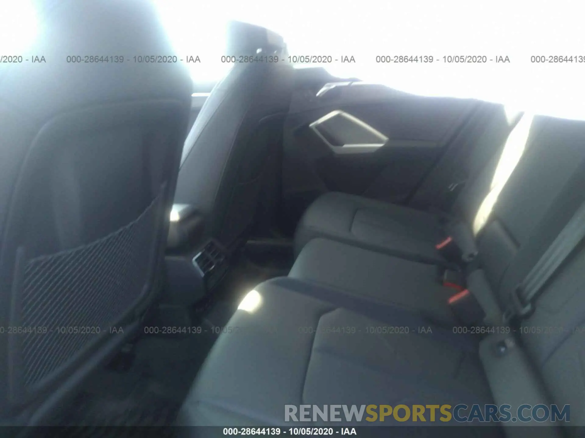 8 fotografías del automóvil dañado WA1BECF31L1119018 AUDI Q3 2020