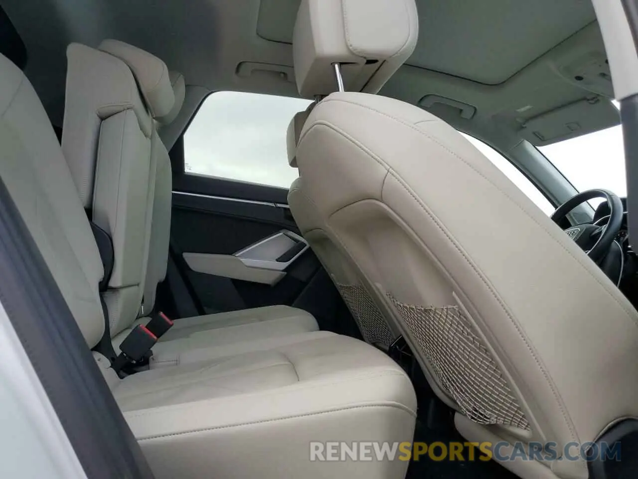 11 fotografías del automóvil dañado WA1BECF32L1104270 AUDI Q3 2020