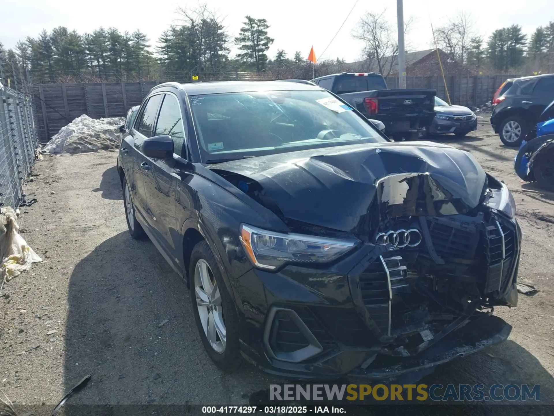 13 fotografías del automóvil dañado WA1DECF31L1030946 AUDI Q3 2020