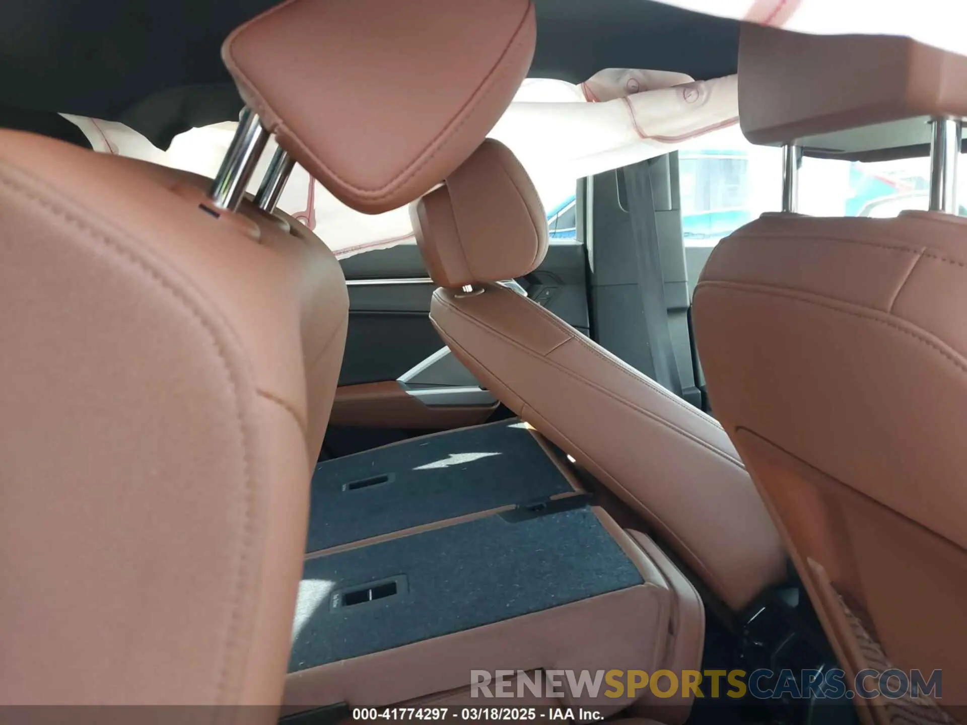 8 fotografías del automóvil dañado WA1DECF31L1030946 AUDI Q3 2020
