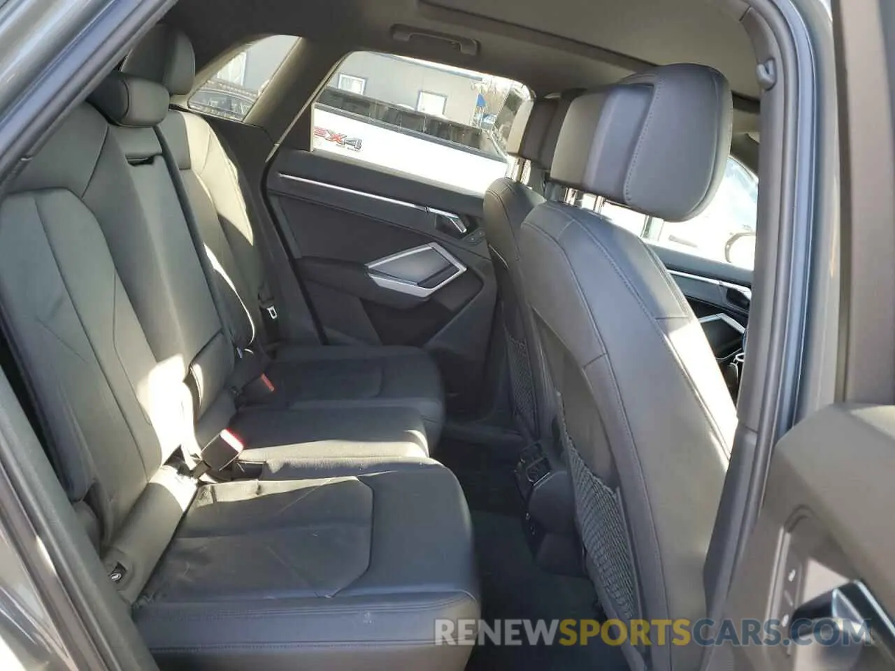 11 fotografías del automóvil dañado WA1DECF32L1018403 AUDI Q3 2020