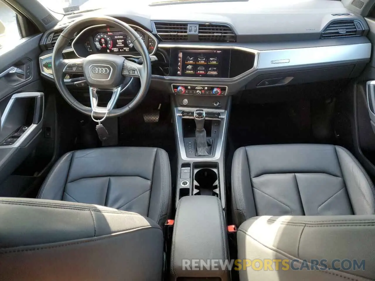 8 fotografías del automóvil dañado WA1DECF32L1018403 AUDI Q3 2020