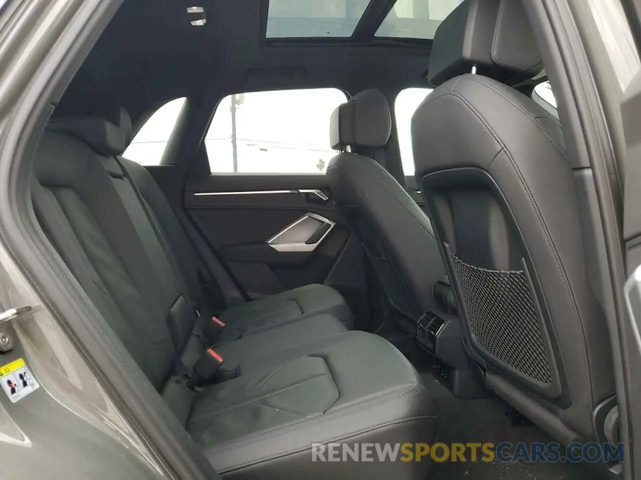 11 fotografías del automóvil dañado WA1DECF32L1047366 AUDI Q3 2020