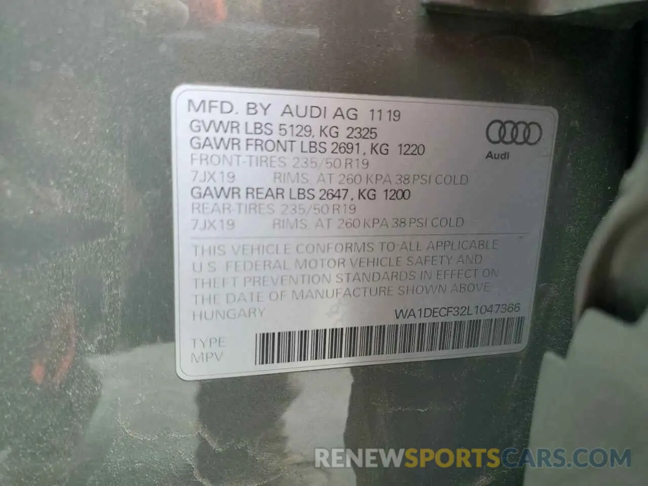 13 fotografías del automóvil dañado WA1DECF32L1047366 AUDI Q3 2020