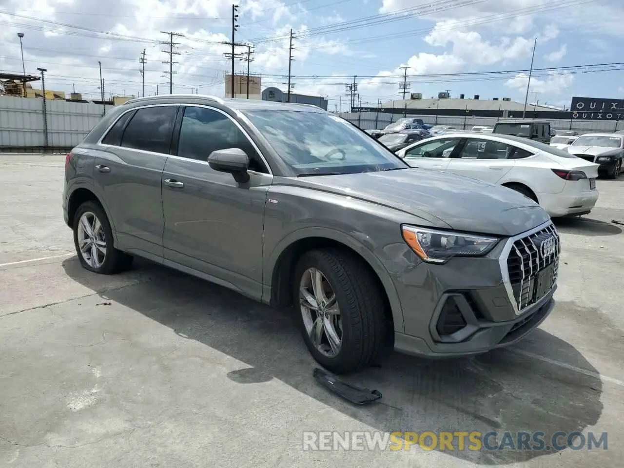 4 fotografías del automóvil dañado WA1DECF32L1047366 AUDI Q3 2020