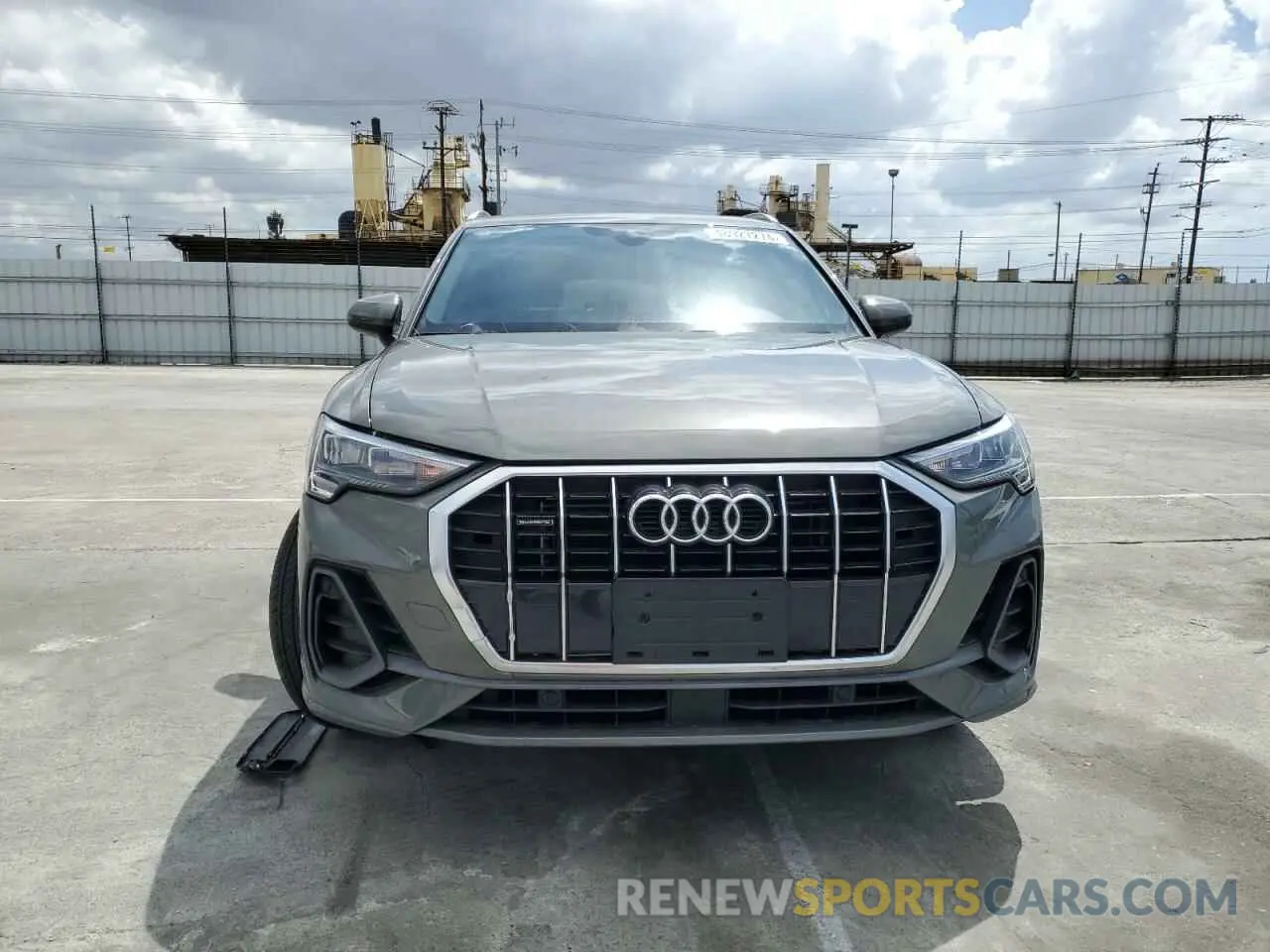 5 fotografías del automóvil dañado WA1DECF32L1047366 AUDI Q3 2020
