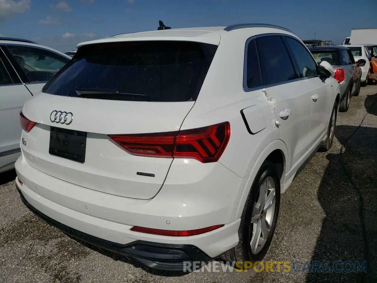4 fotografías del automóvil dañado WA1DECF33L1124181 AUDI Q3 2020