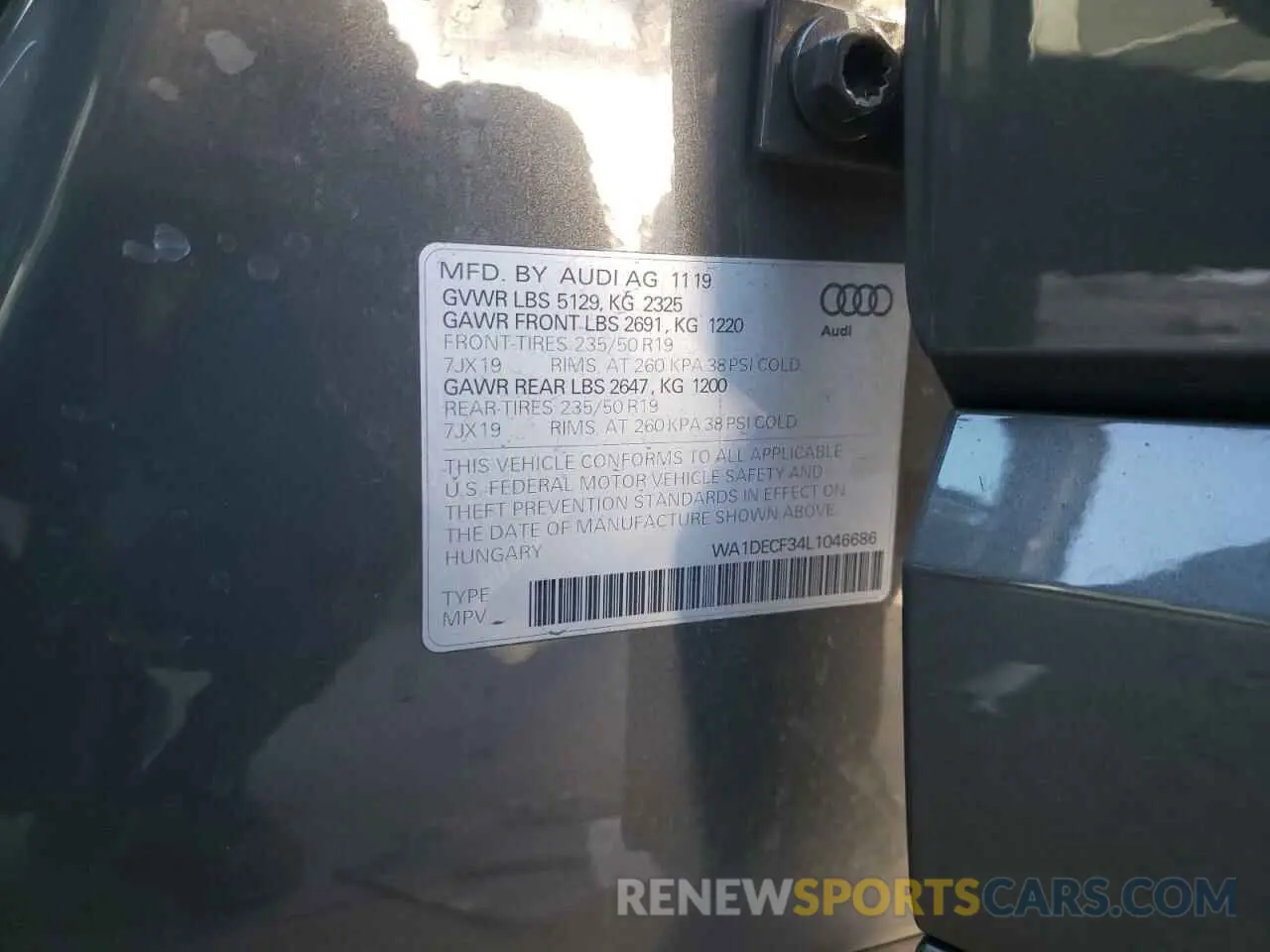 13 fotografías del automóvil dañado WA1DECF34L1046686 AUDI Q3 2020