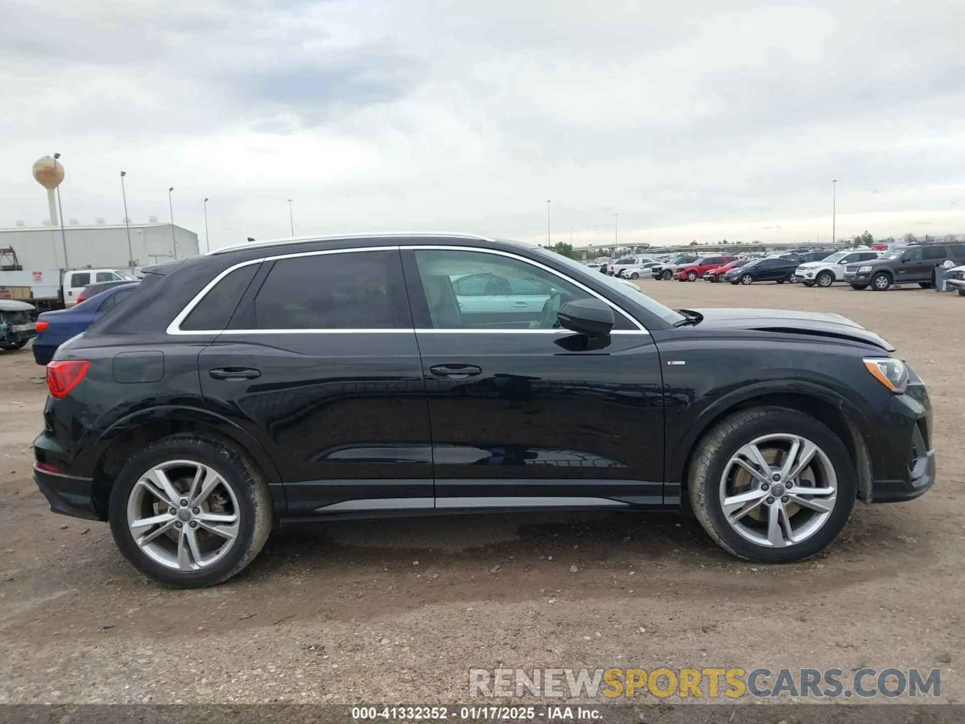 13 fotografías del automóvil dañado WA1DECF34L1088002 AUDI Q3 2020