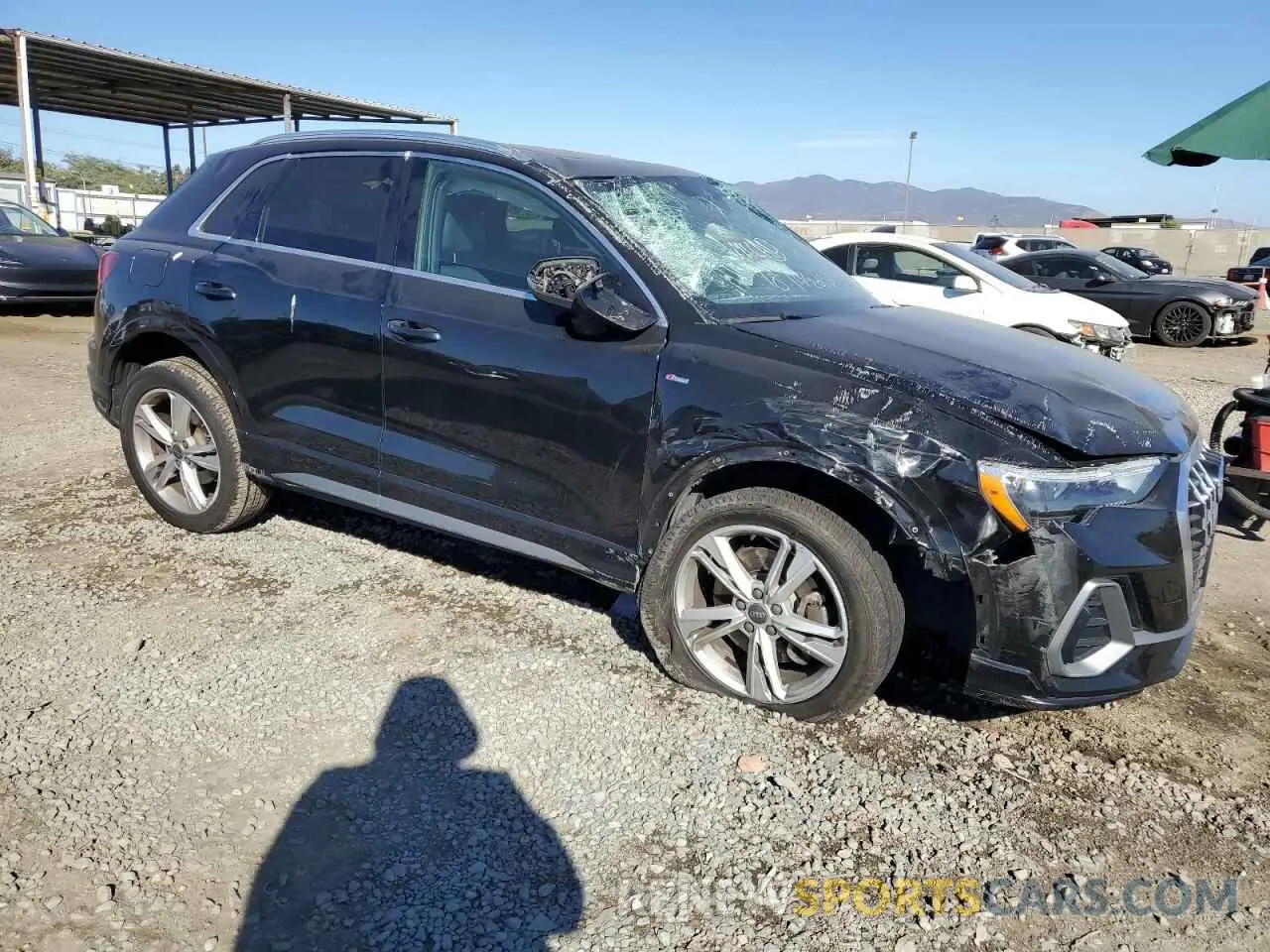 4 fotografías del automóvil dañado WA1DECF35L1116468 AUDI Q3 2020