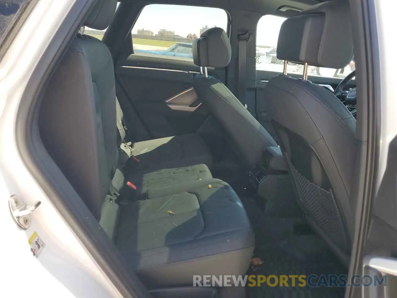 11 fotografías del automóvil dañado WA1DECF36L1016976 AUDI Q3 2020