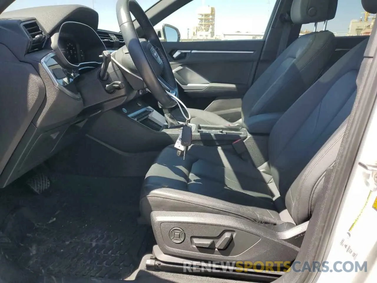7 fotografías del automóvil dañado WA1DECF36L1016976 AUDI Q3 2020