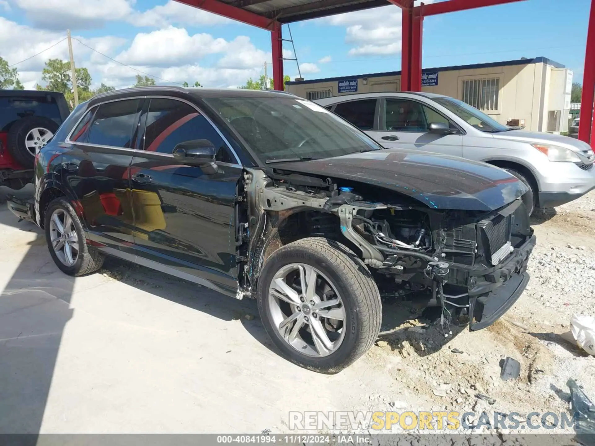 14 fotografías del automóvil dañado WA1DECF38L1023458 AUDI Q3 2020