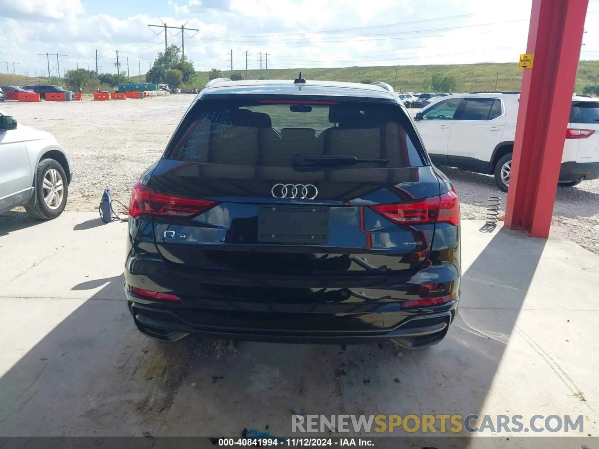 17 fotografías del automóvil dañado WA1DECF38L1023458 AUDI Q3 2020