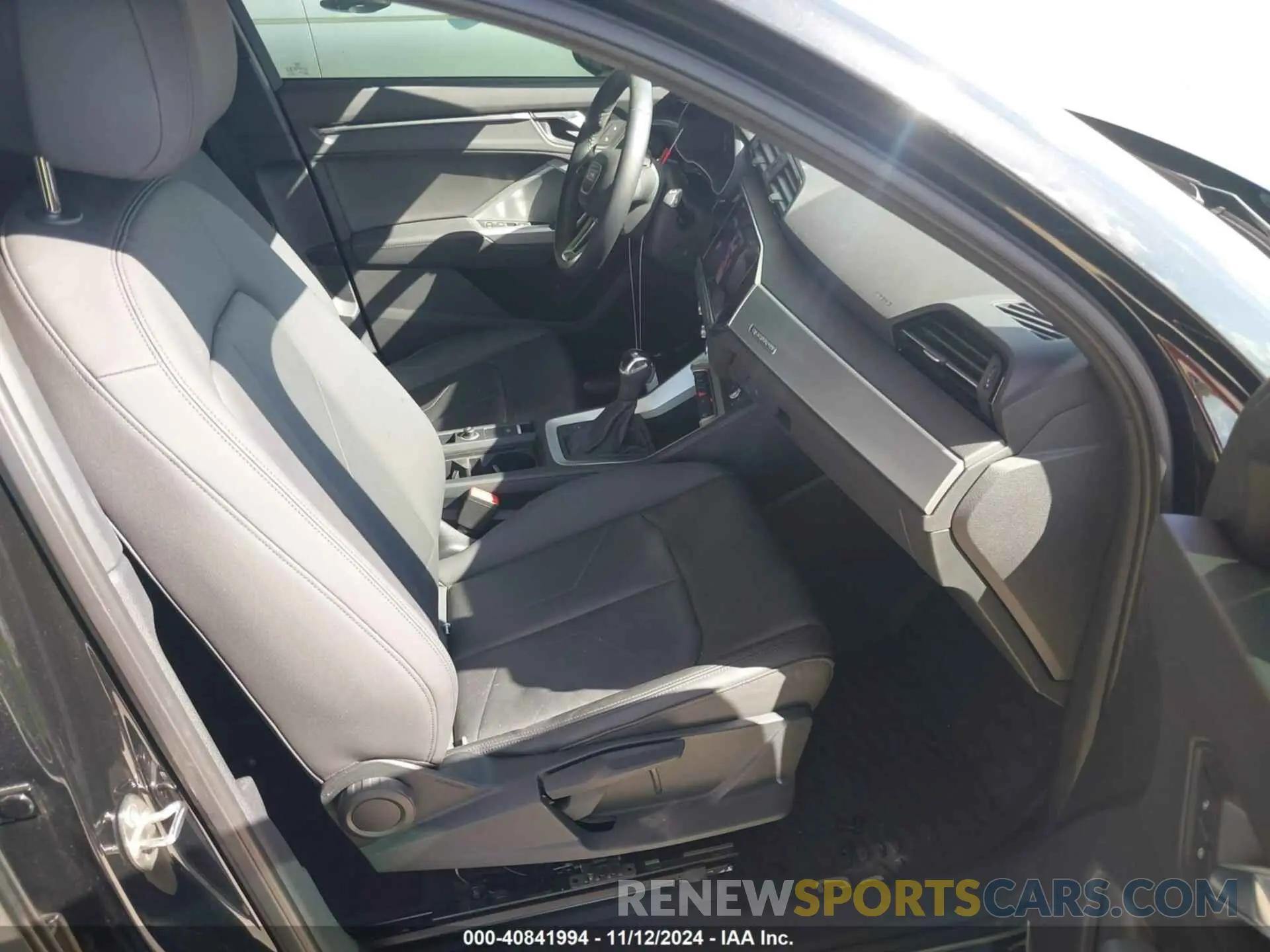 5 fotografías del automóvil dañado WA1DECF38L1023458 AUDI Q3 2020