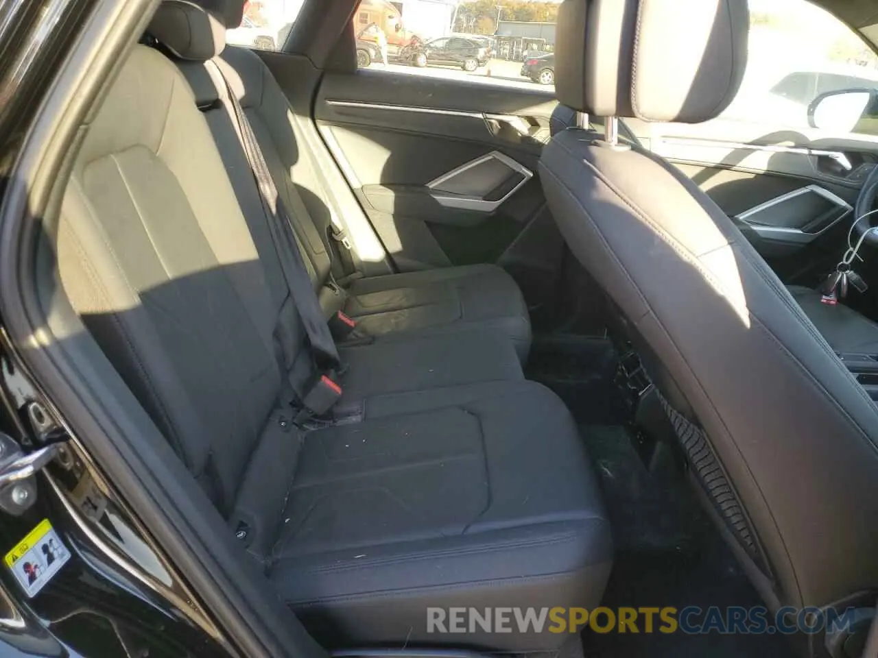 11 fotografías del automóvil dañado WA1DECF38L1073602 AUDI Q3 2020