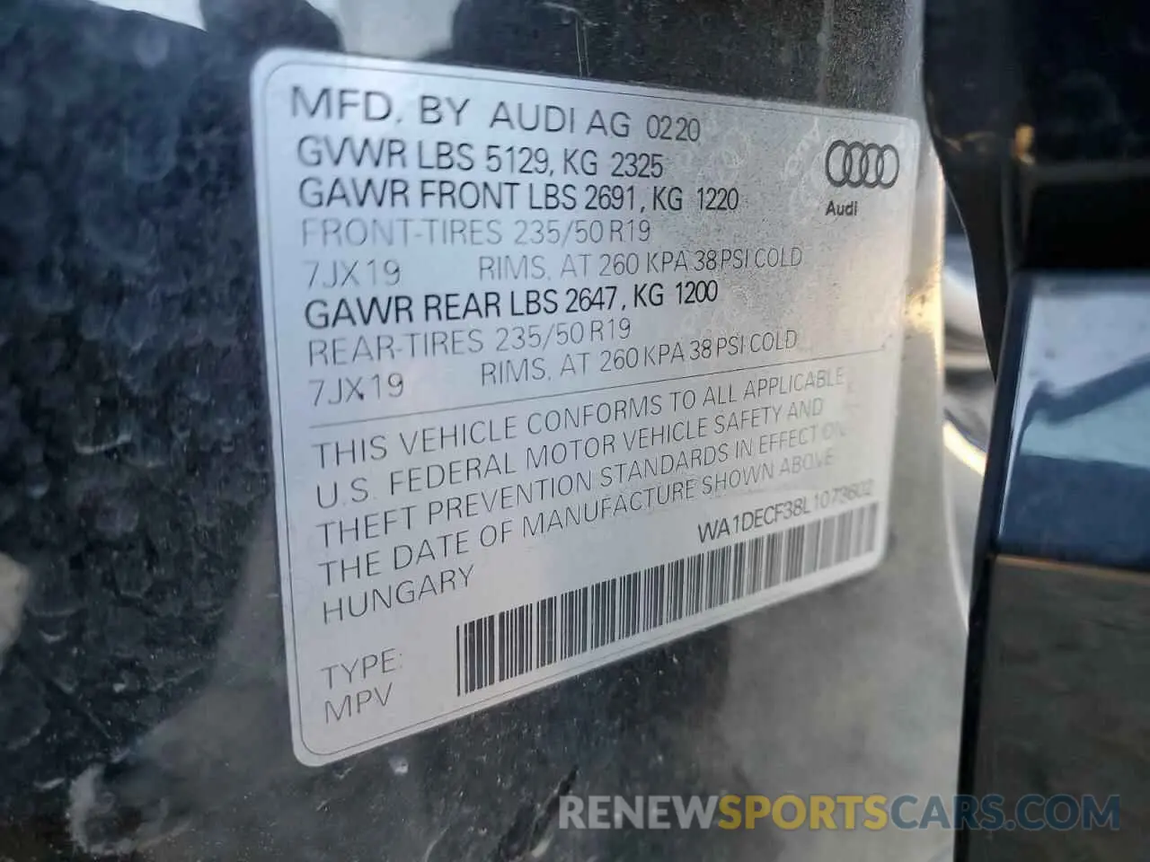 13 fotografías del automóvil dañado WA1DECF38L1073602 AUDI Q3 2020
