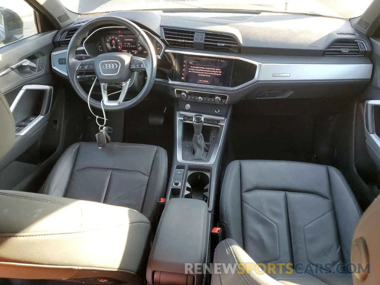 8 fotografías del automóvil dañado WA1DECF38L1073602 AUDI Q3 2020