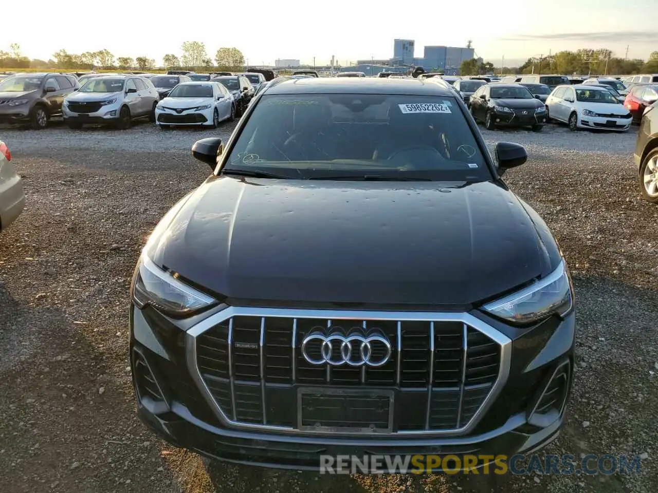 9 fotografías del automóvil dañado WA1DECF38L1075060 AUDI Q3 2020