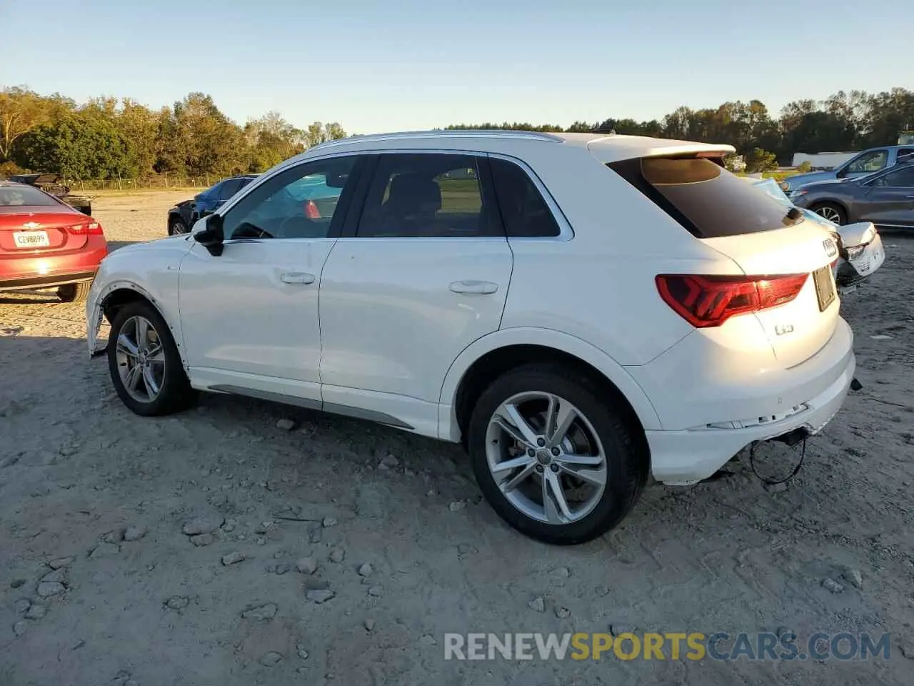 2 fotografías del automóvil dañado WA1DECF39L1124718 AUDI Q3 2020